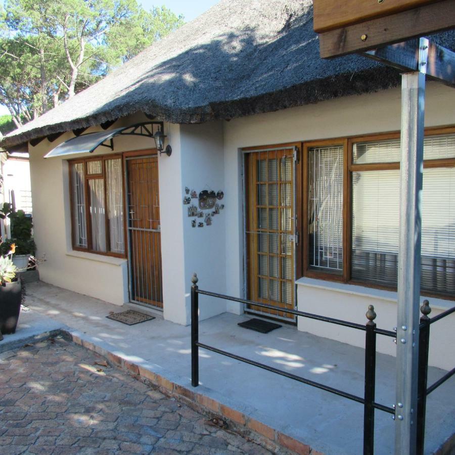 The Worm Hole Garden Cottage Stellenbosch Eksteriør bilde